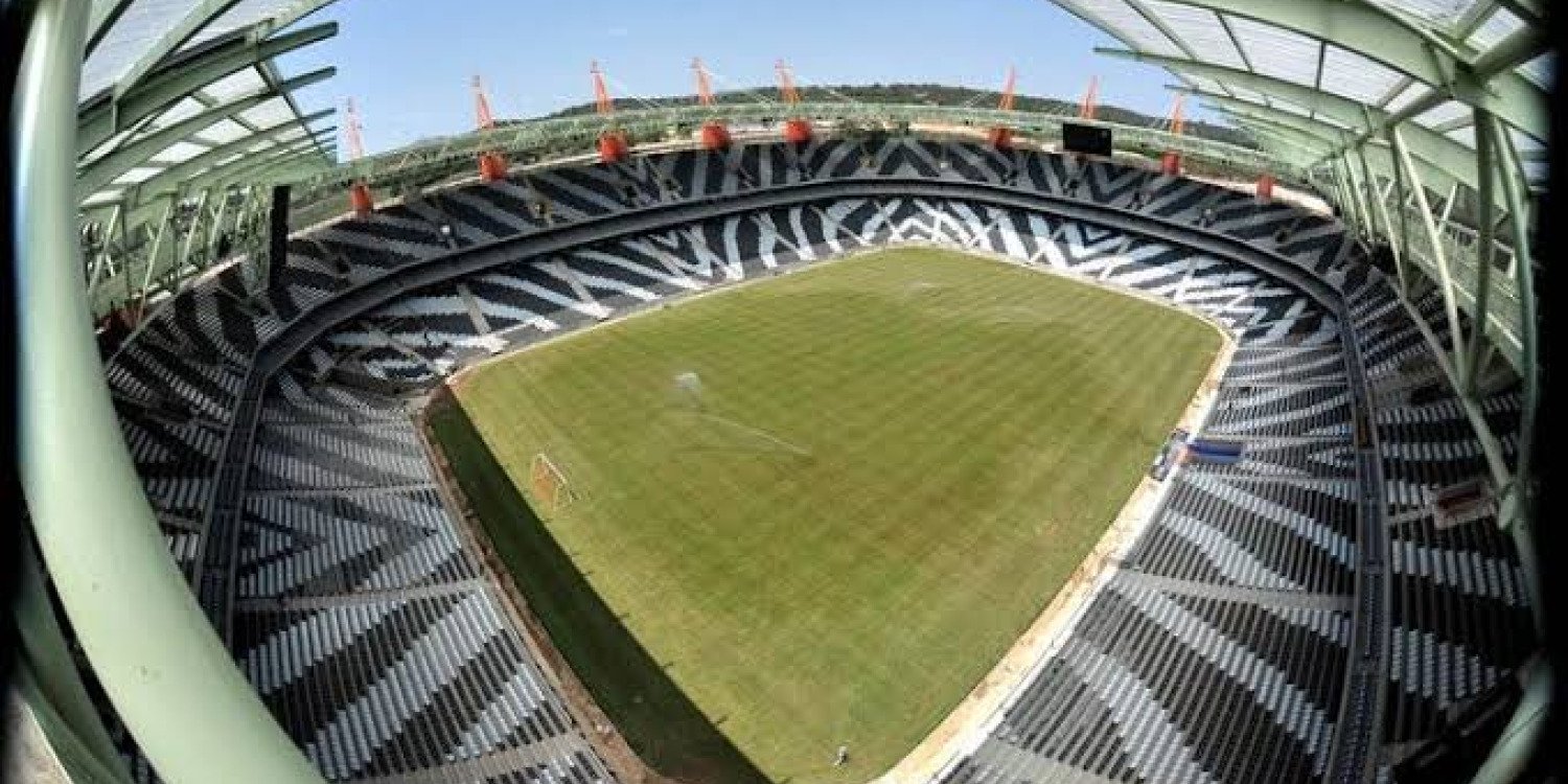 TOPDAWG ONE MAN SHOW (MBOMBELA STADIUM NYE EDITION )