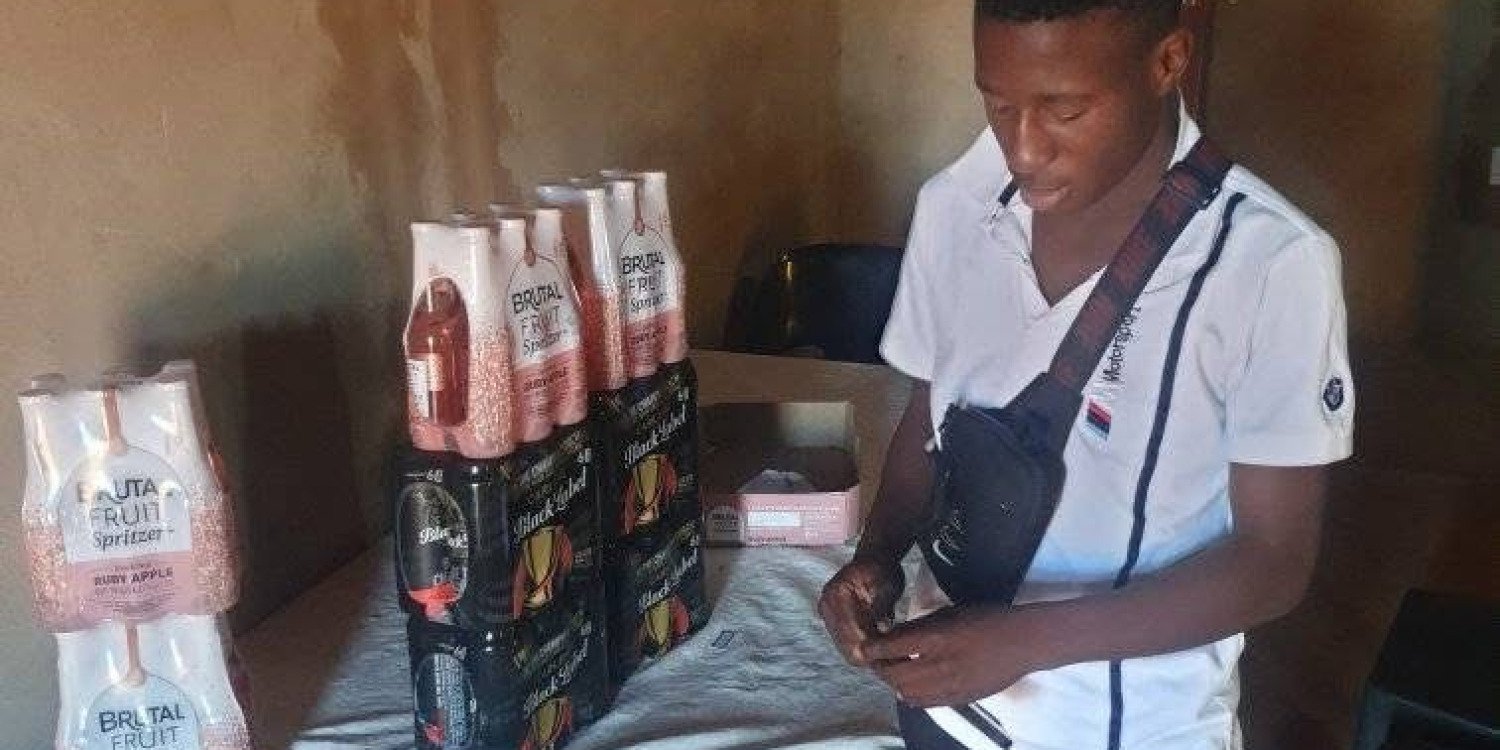 AHI TIVANENI PENZ DOWN